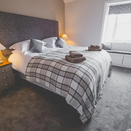 Kings Arms 3* Penzance
